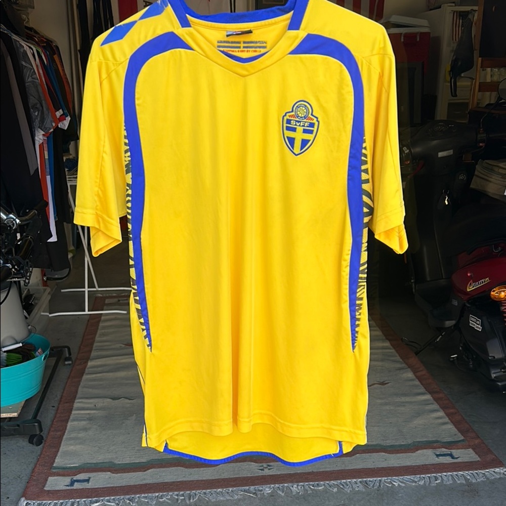 Sweden Soccer, Yellow and Blue Men's Jersey, men’s size M-L